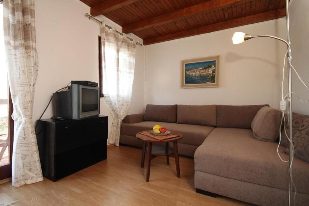 Apartment Iva Molunat Exterior photo